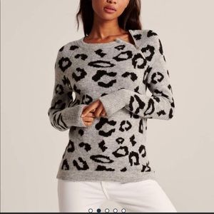 Abercrombie & Fitch cree neck sweater